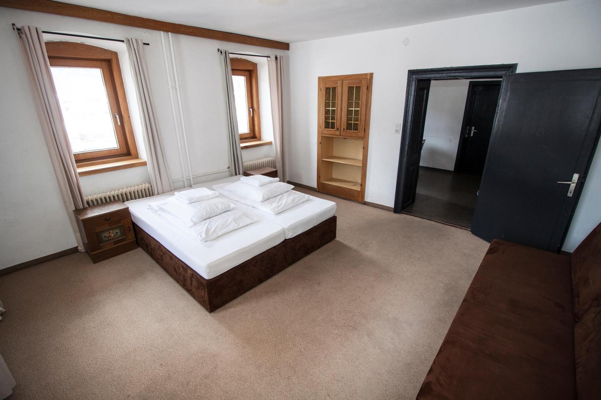 Hostel Chillertal Mayrhofen Ruang foto
