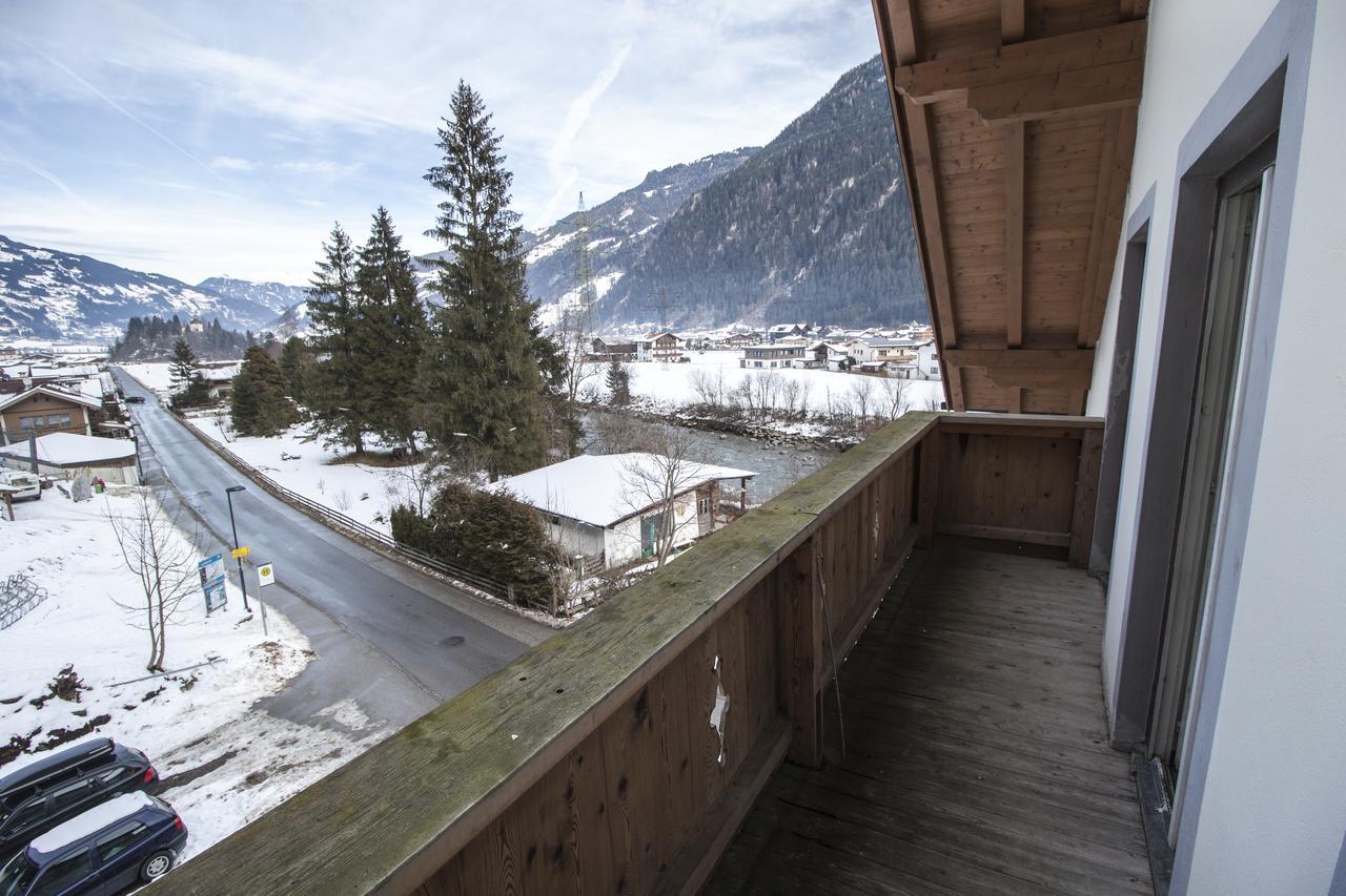 Hostel Chillertal Mayrhofen Ruang foto