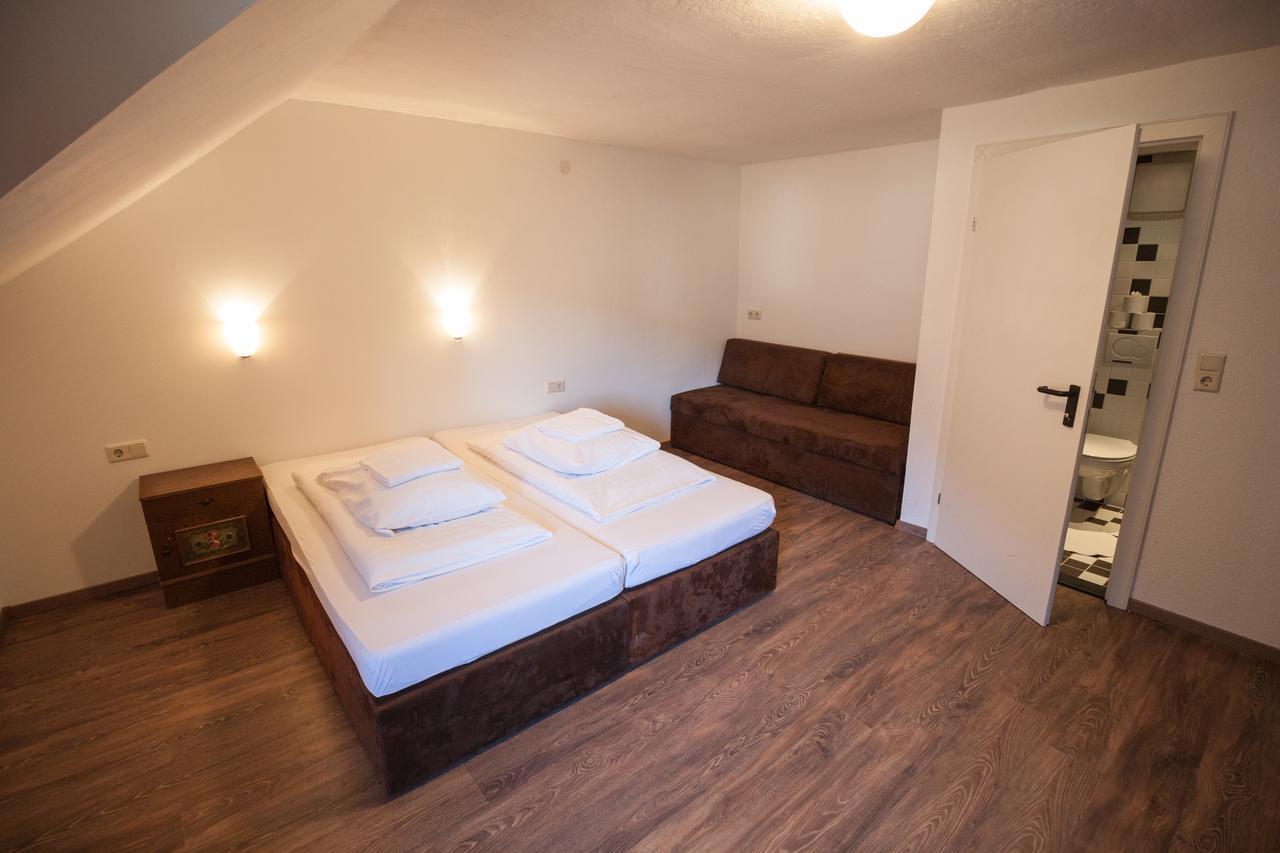 Hostel Chillertal Mayrhofen Ruang foto